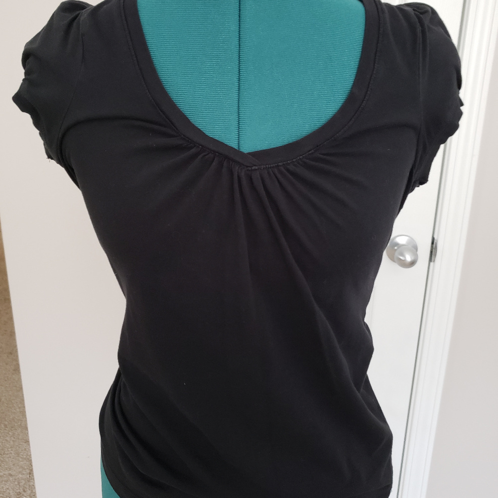 Old Navy black cap sleeve blousem size small